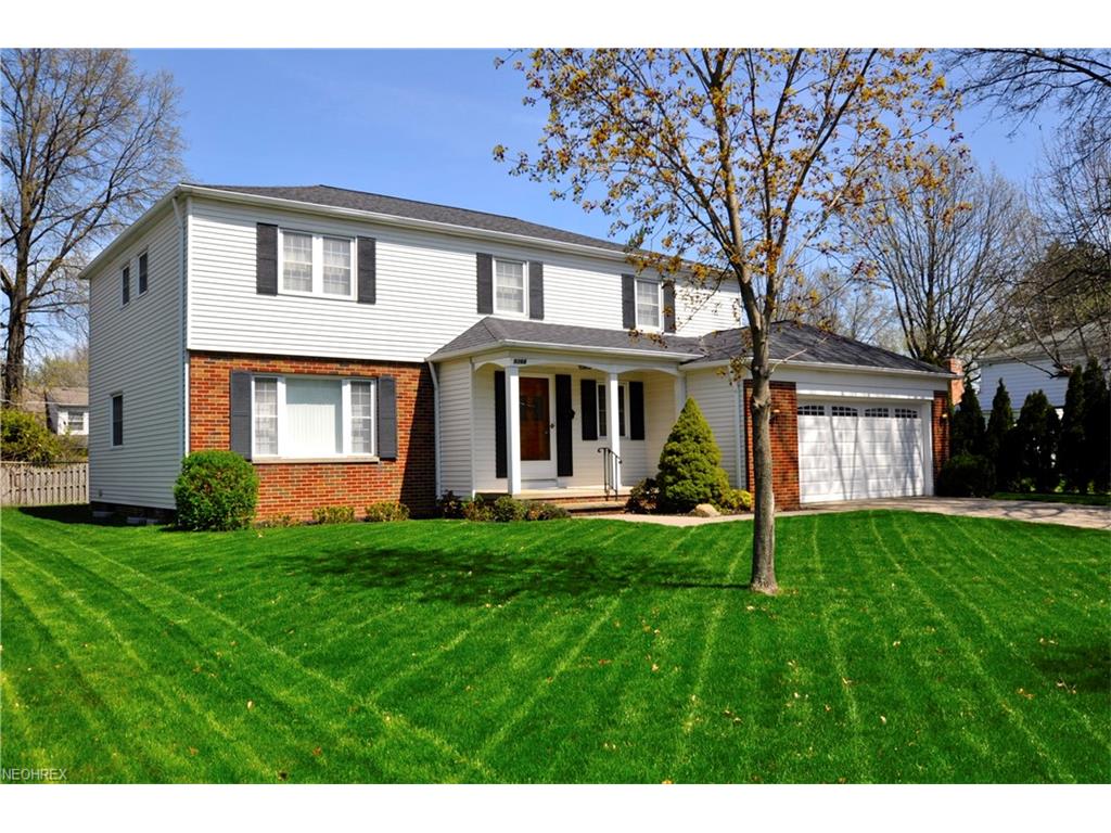 9366 Stoney Creek Ln, Parma Heights, OH 44130