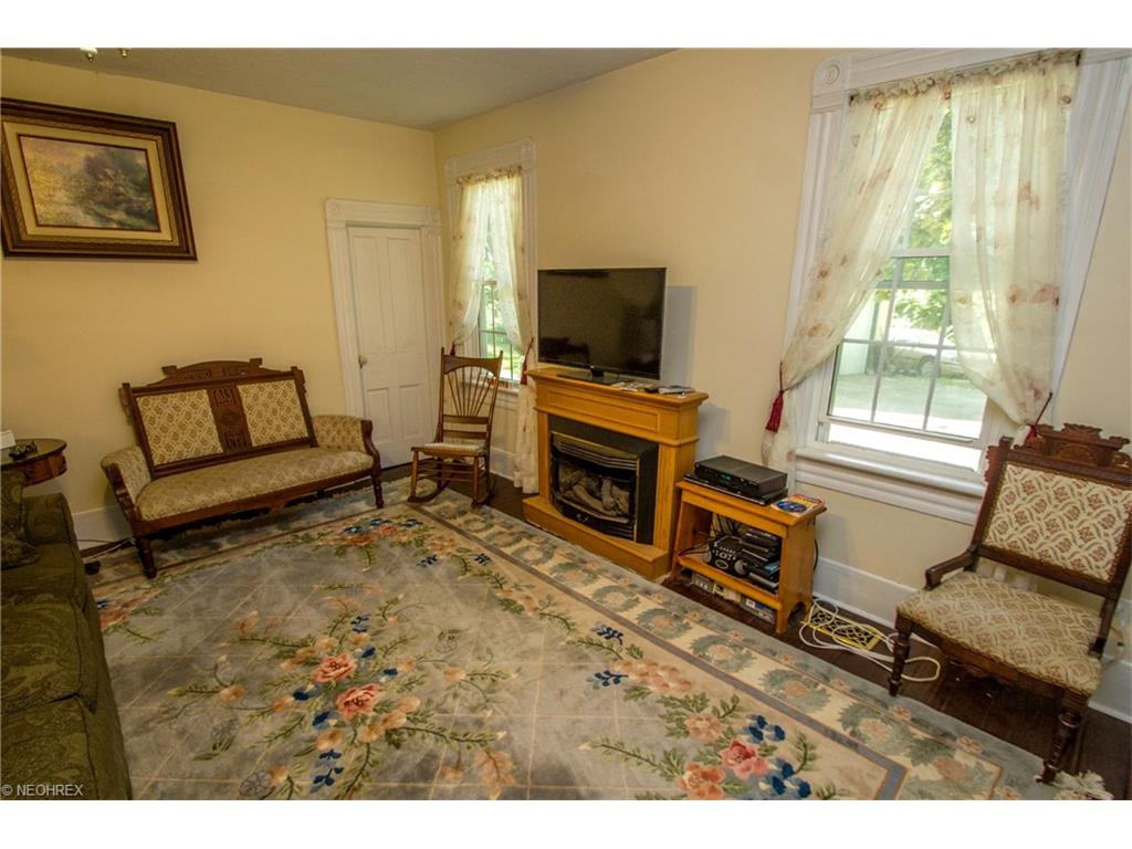 6460 Brecksville Rd, Independence, OH 44131