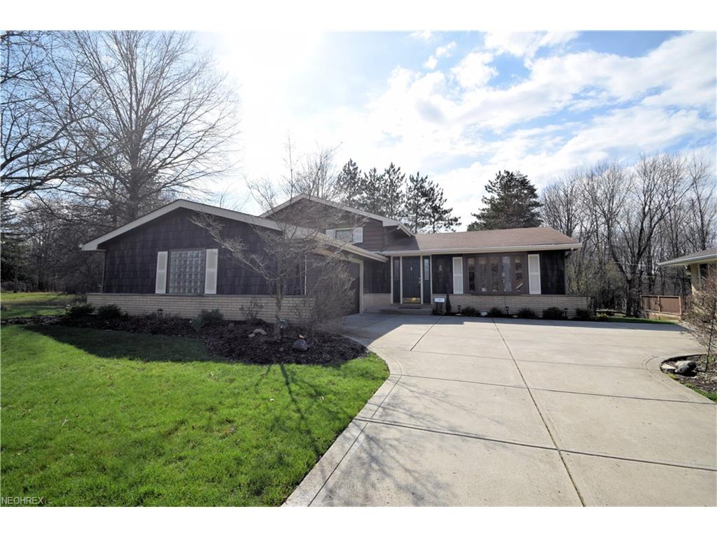 7288 Normandy Dr, Parma, OH 44134