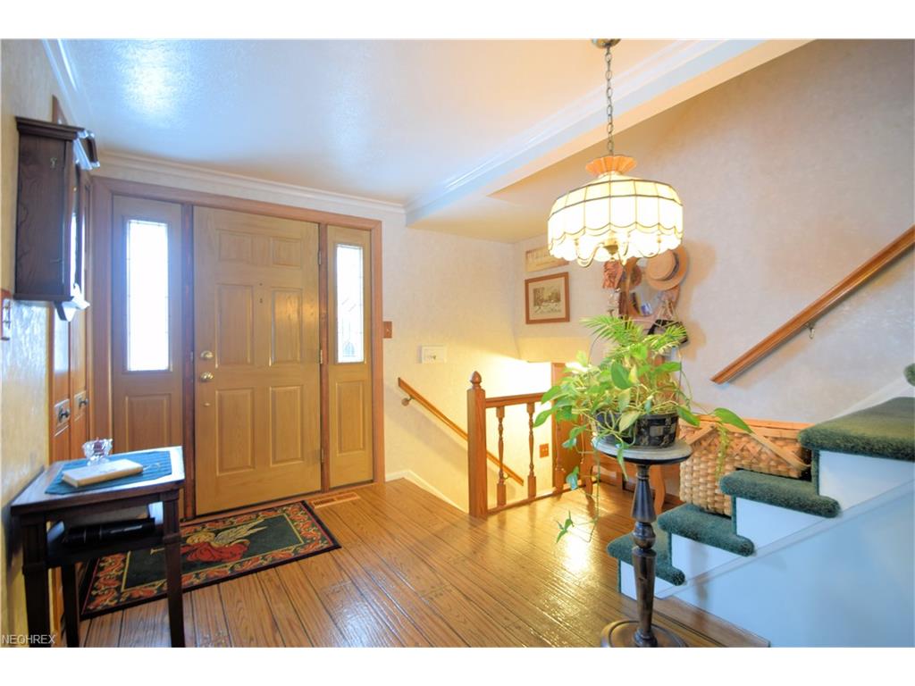 7288 Normandy Dr, Parma, OH 44134