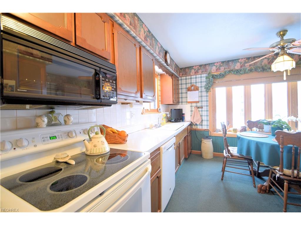 7288 Normandy Dr, Parma, OH 44134