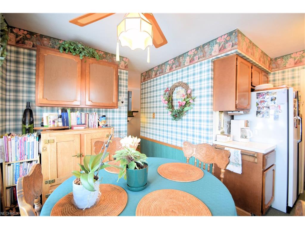 7288 Normandy Dr, Parma, OH 44134