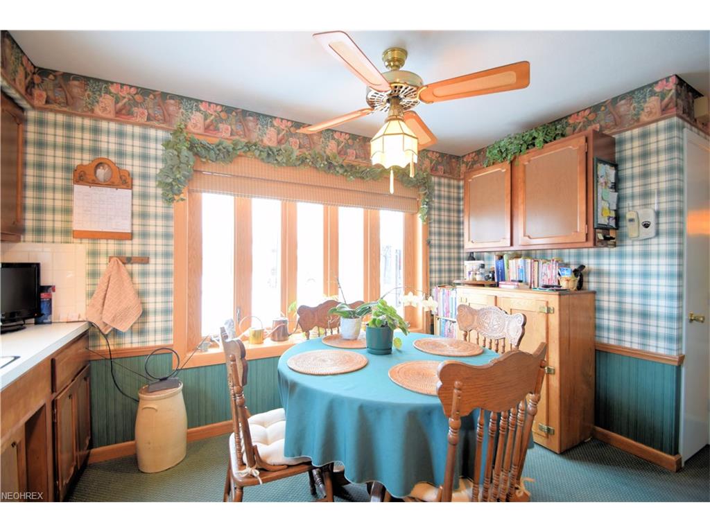 7288 Normandy Dr, Parma, OH 44134