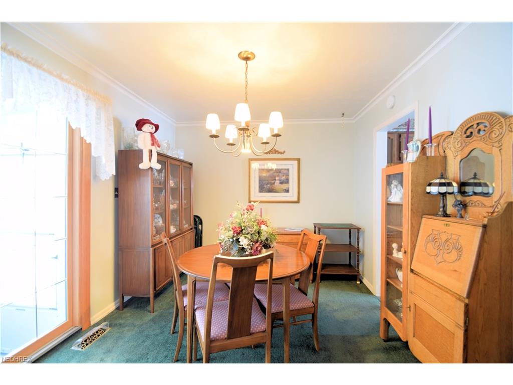 7288 Normandy Dr, Parma, OH 44134