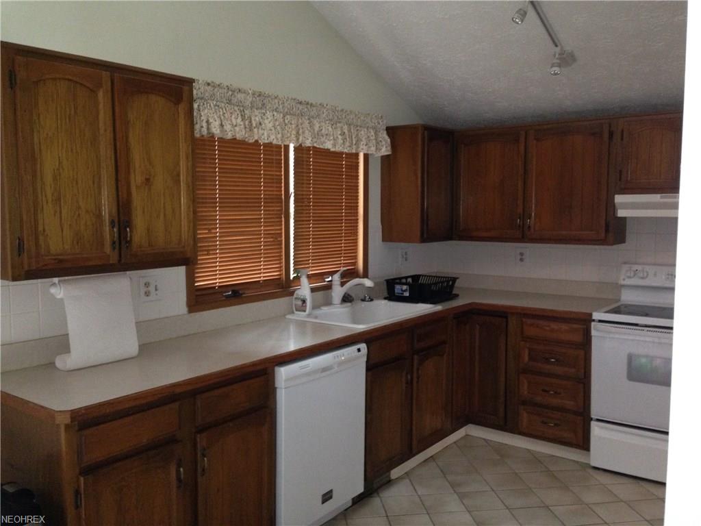 17439 Lexington Ln, Strongsville, OH 44136
