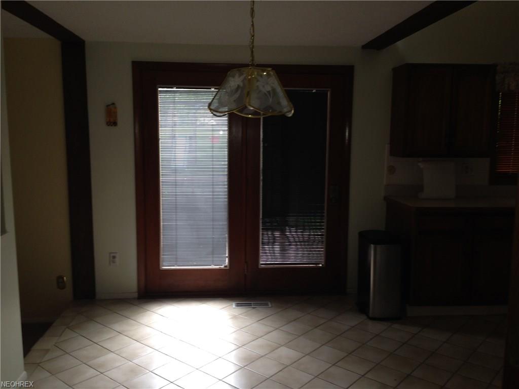 17439 Lexington Ln, Strongsville, OH 44136