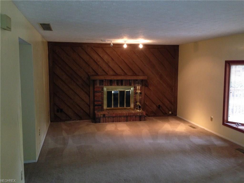 17439 Lexington Ln, Strongsville, OH 44136