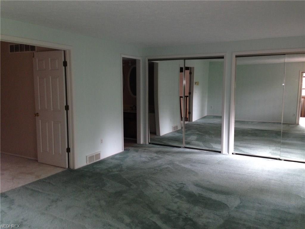 17439 Lexington Ln, Strongsville, OH 44136