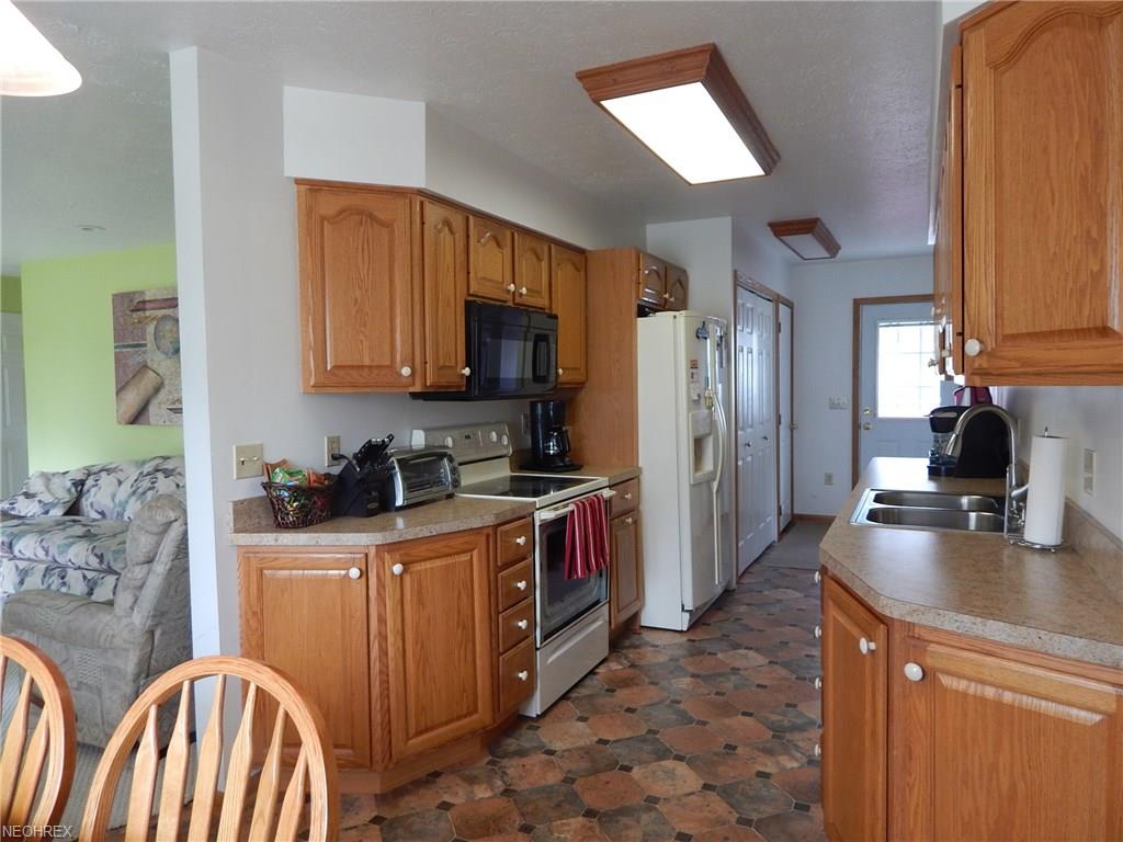 26232 Cranage Rd, Olmsted Falls, OH 44138