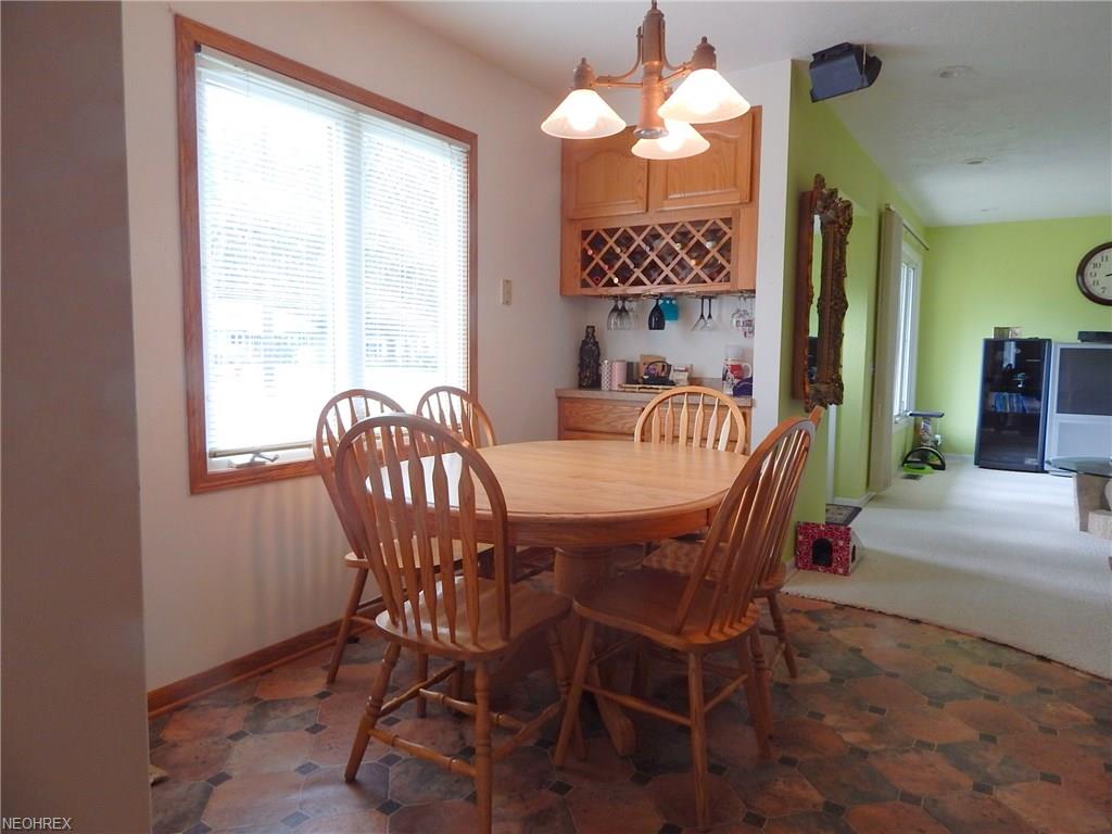26232 Cranage Rd, Olmsted Falls, OH 44138