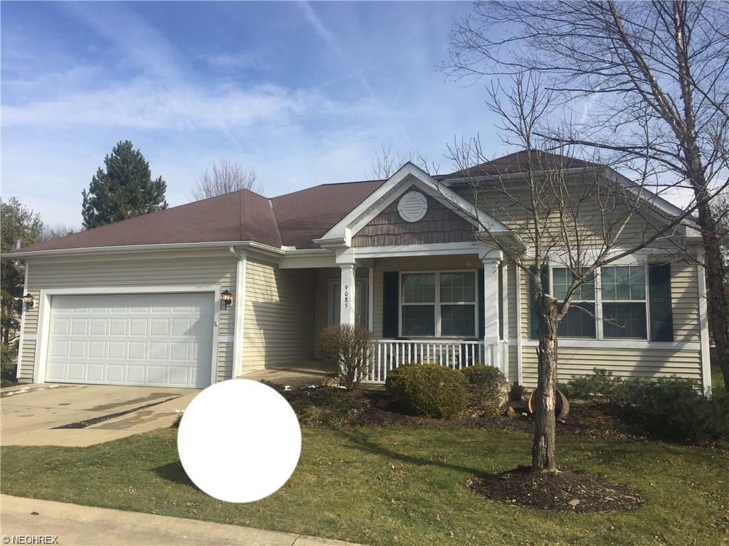 9085 West Windsor Dr, Olmsted Falls, OH 44138
