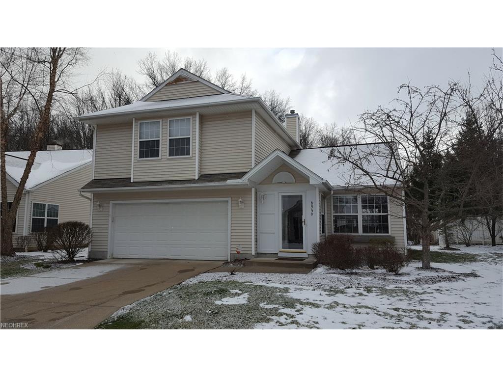 8950 Ashwood Ct, Olmsted Falls, OH 44138