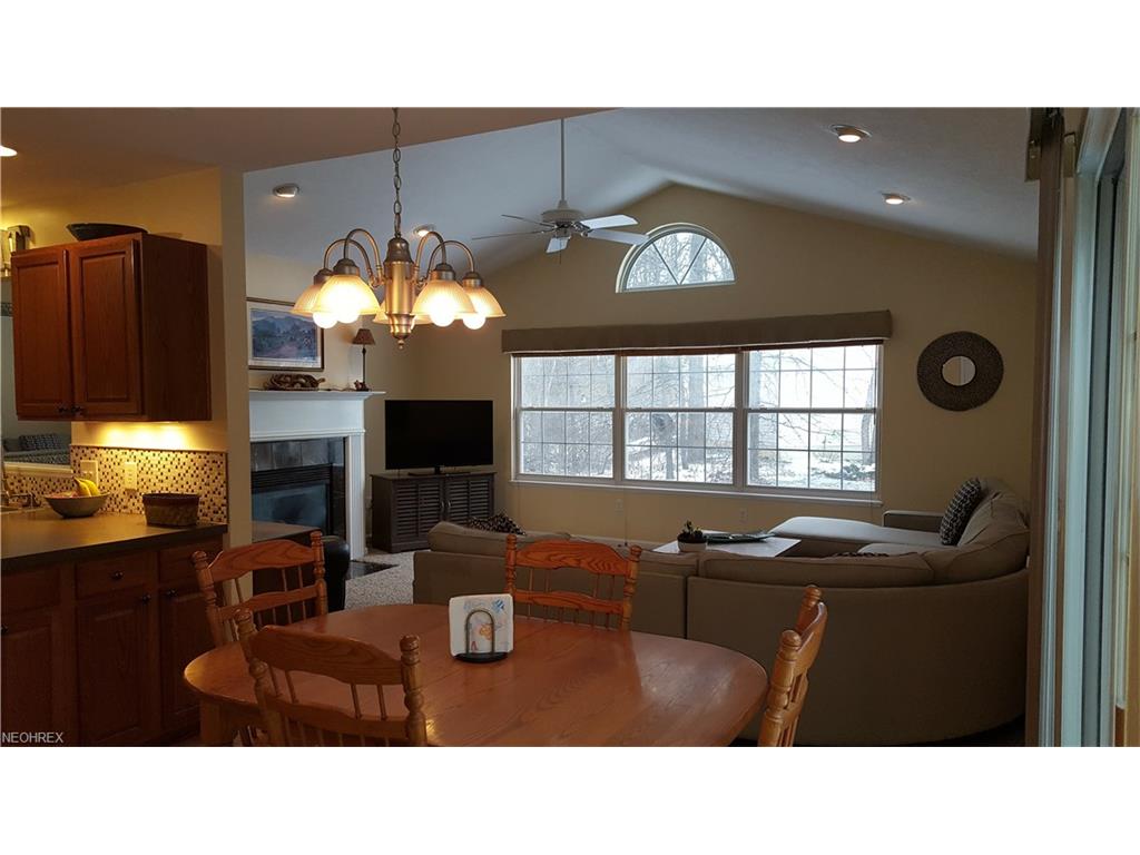 8950 Ashwood Ct, Olmsted Falls, OH 44138