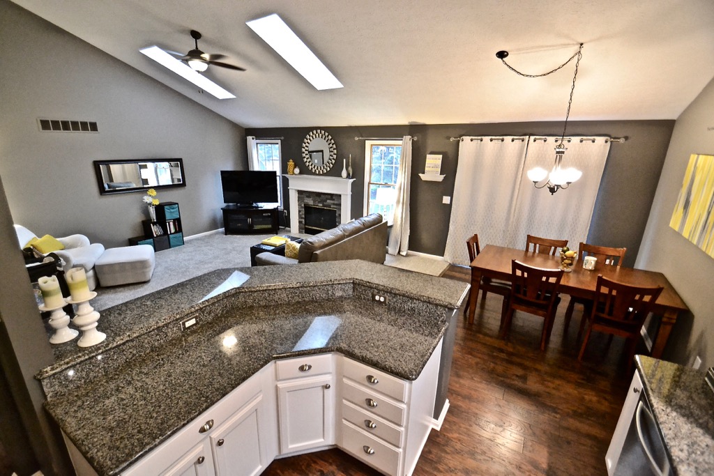 23841 Cottage Trl., Olmsted Falls, OH 44138