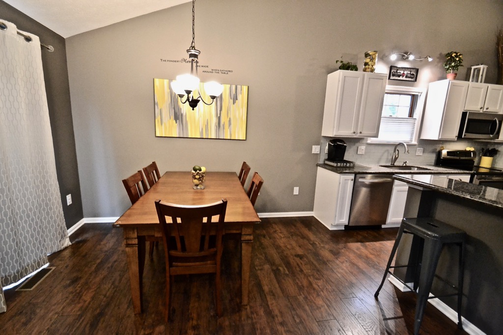 23841 Cottage Trl., Olmsted Falls, OH 44138