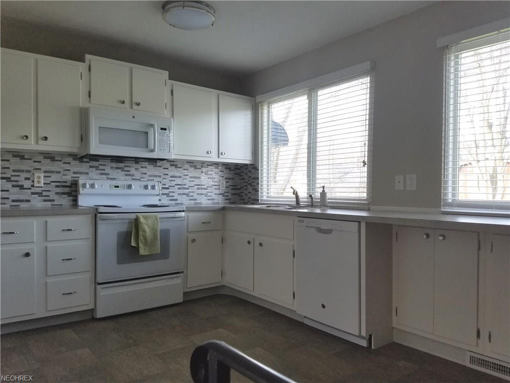 6614 Forest Glen Ave, Solon, OH 44139