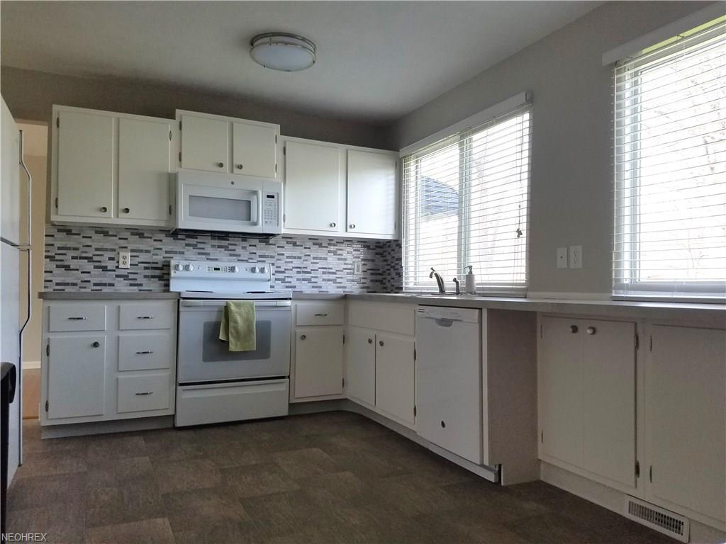 6614 Forest Glen Ave, Solon, OH 44139