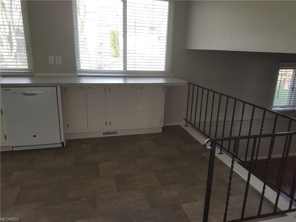 6614 Forest Glen Ave, Solon, OH 44139