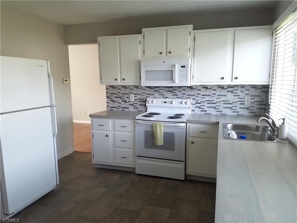 6614 Forest Glen Ave, Solon, OH 44139