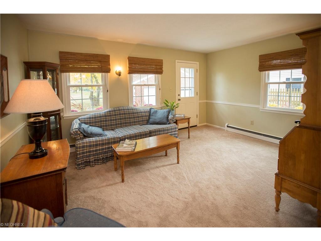 1825 Clague Rd, Westlake, OH 44145