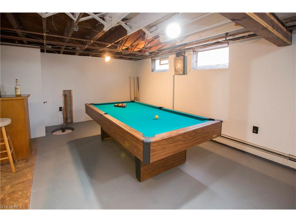 1825 Clague Rd, Westlake, OH 44145