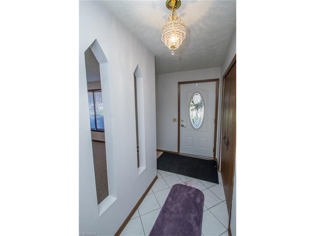 15976 Walnut Creek Dr, Strongsville, OH 44149