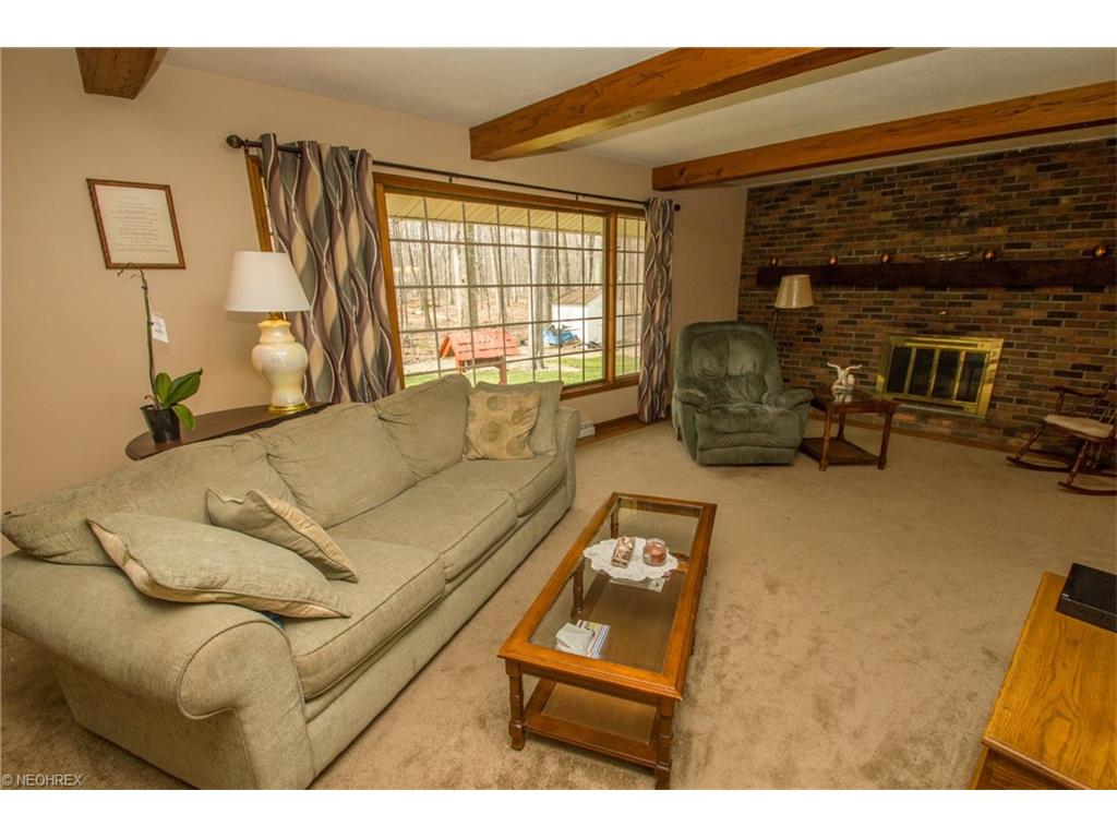 9934 Fairtree Dr, Strongsville, OH 44149