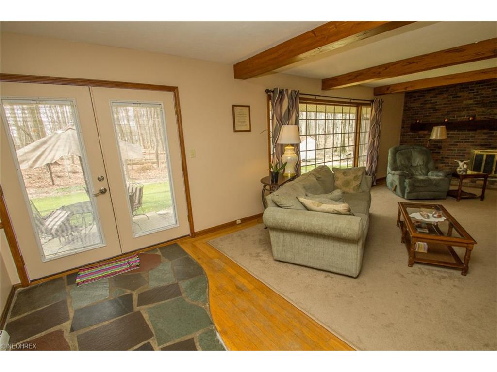 9934 Fairtree Dr, Strongsville, OH 44149