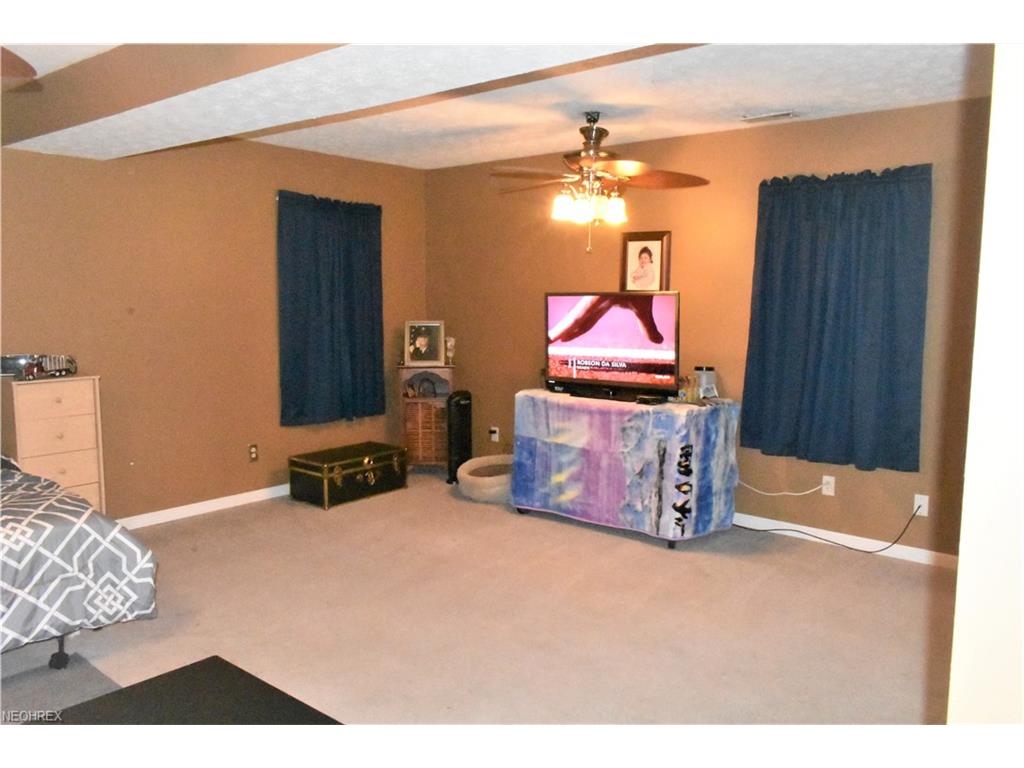 1628 Mckinley Ave, Brunswick, OH 44212