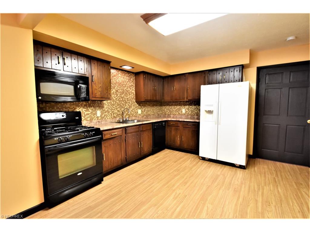 593 Maplewood Ave, Brunswick, OH 44212
