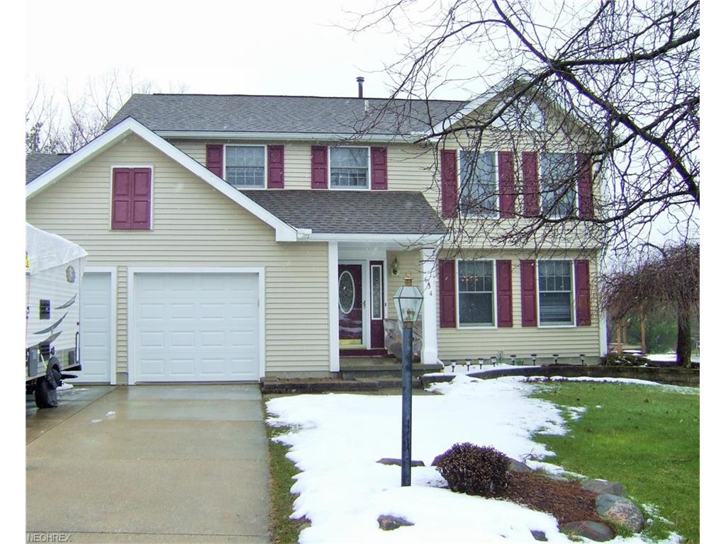 634 Salem Ln, Brunswick, OH 44212