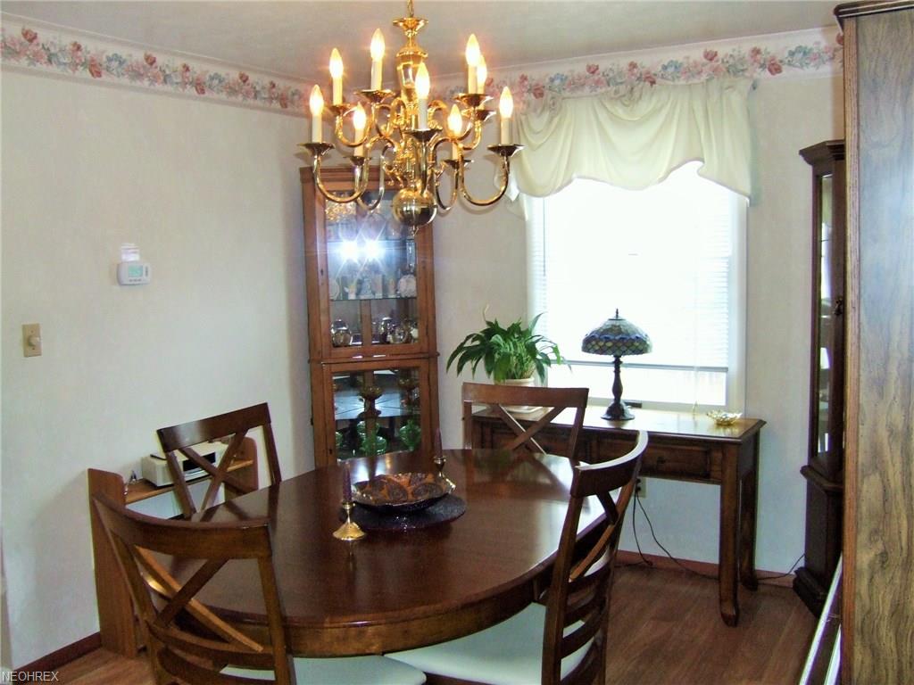 634 Salem Ln, Brunswick, OH 44212
