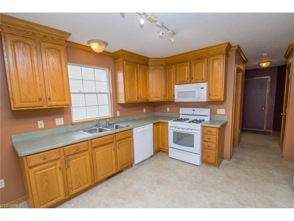 5512 Shawnee Trl, Chippewa Lake, OH 44215