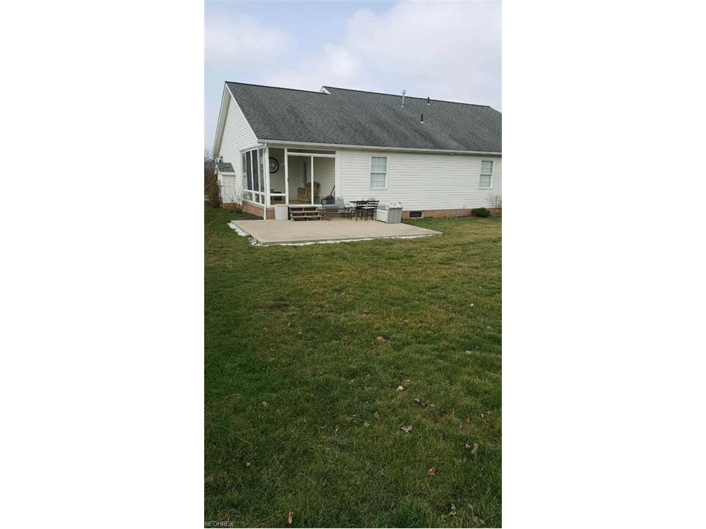 211 Evergreen Dr, Creston, OH 44217