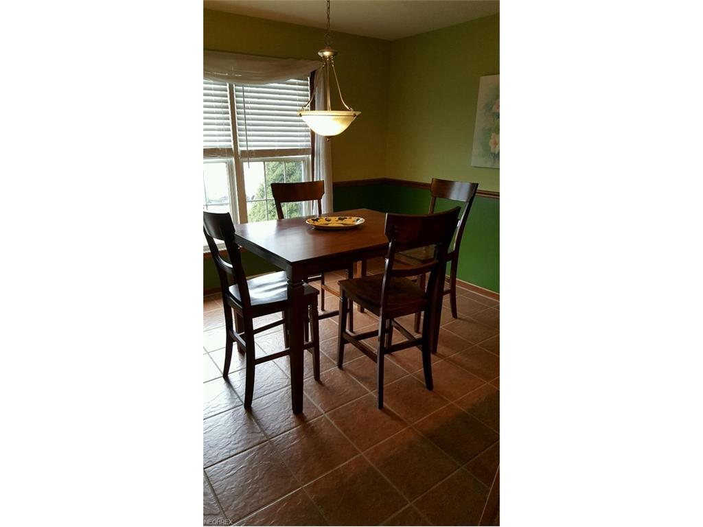 211 Evergreen Dr, Creston, OH 44217