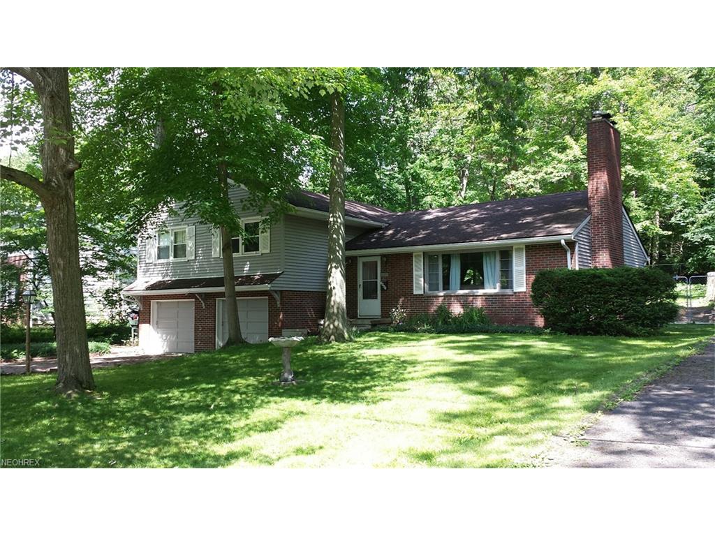 3065 Harriet Rd, Silver Lake, OH 44224