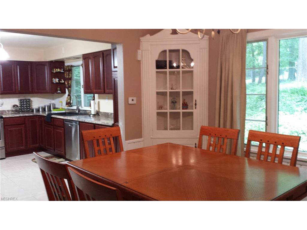 3065 Harriet Rd, Silver Lake, OH 44224