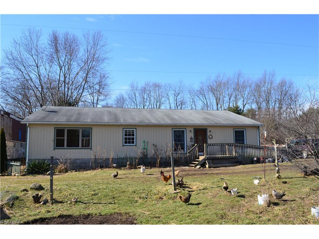 8136 Gotham Rd, Garrettsville, OH 44231