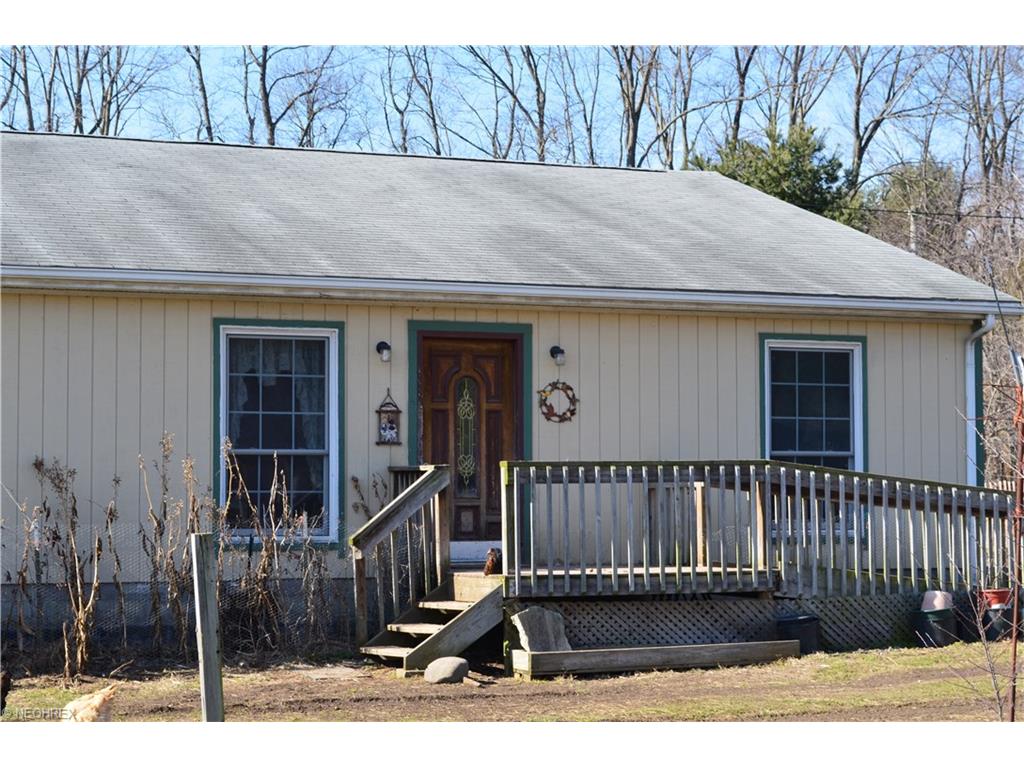 8136 Gotham Rd, Garrettsville, OH 44231
