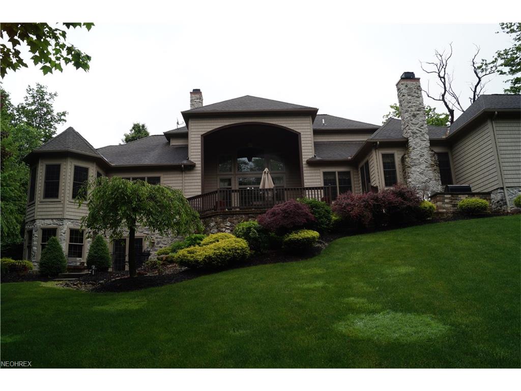 1104 Arborcrest Dr, Hinckley, OH 44233