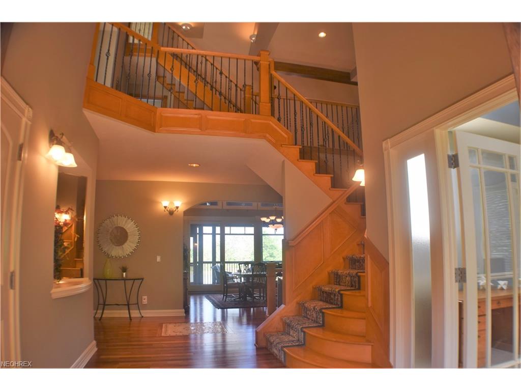 1803 Whisper Bluff Trl, Hinckley, OH 44233