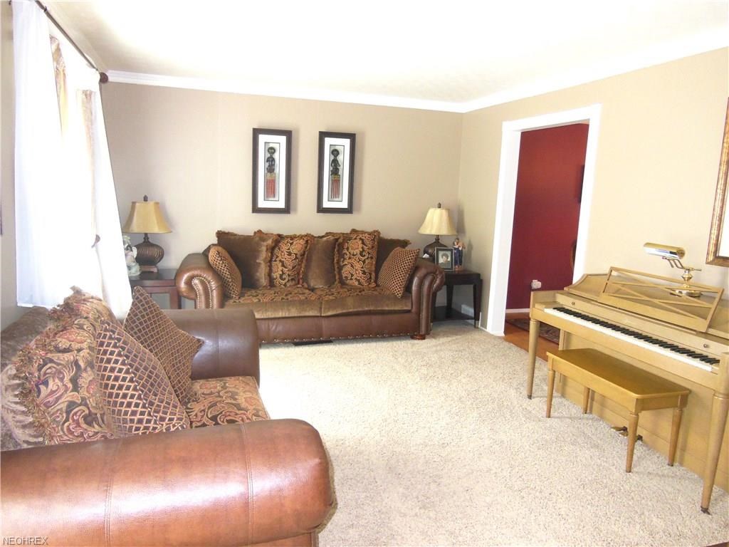 717 Beryl Dr, Kent, OH 44240