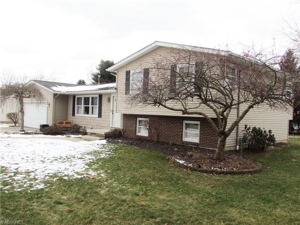 2040 Skyview Ln, Kent, OH 44240