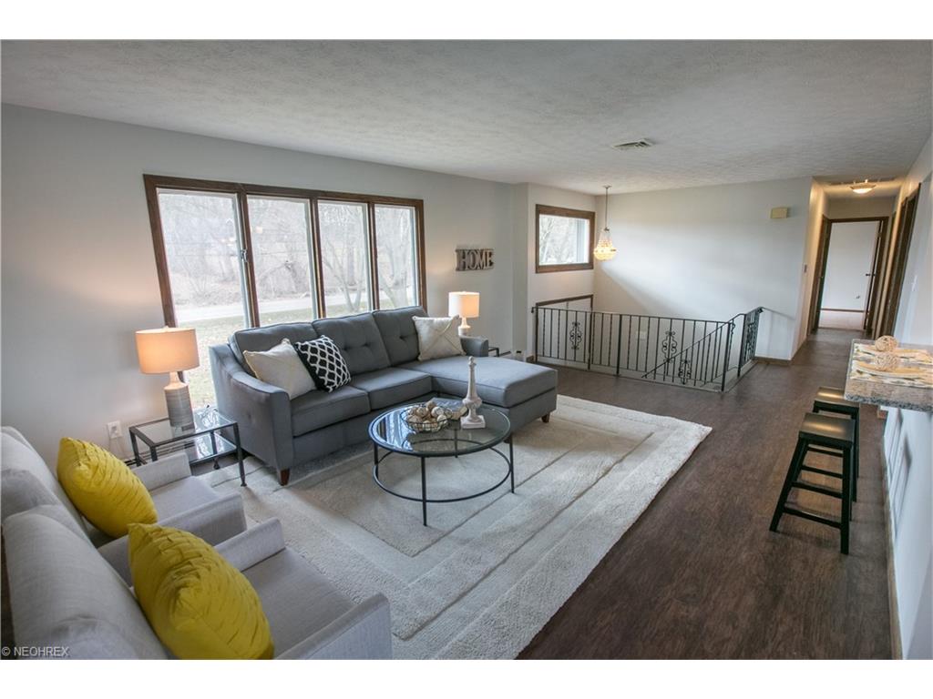 63 Pontius Rd, Mogadore, OH 44260