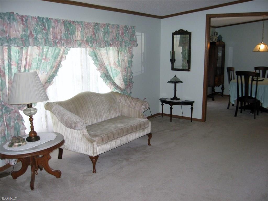 4877 Front St, Ravenna, OH 44266