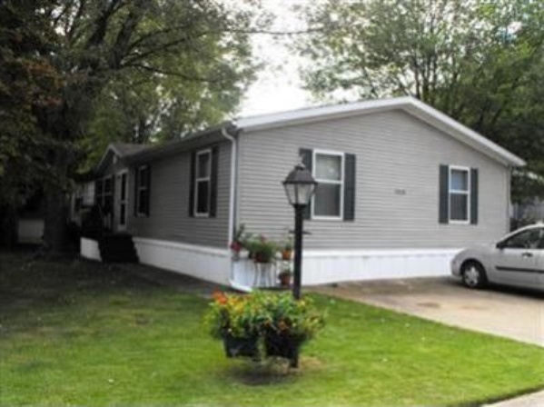 Birchwood Manor 7232 Birchview DrRavenna, OH 44266