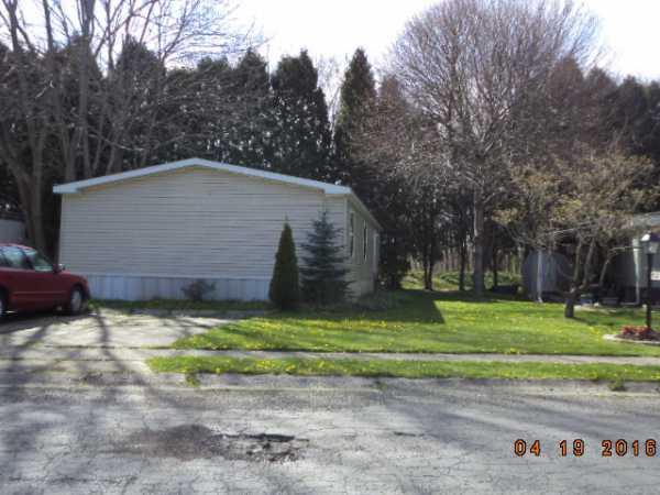 Birchwood Manor 7217 Birchview DriveRavenna, OH 44266