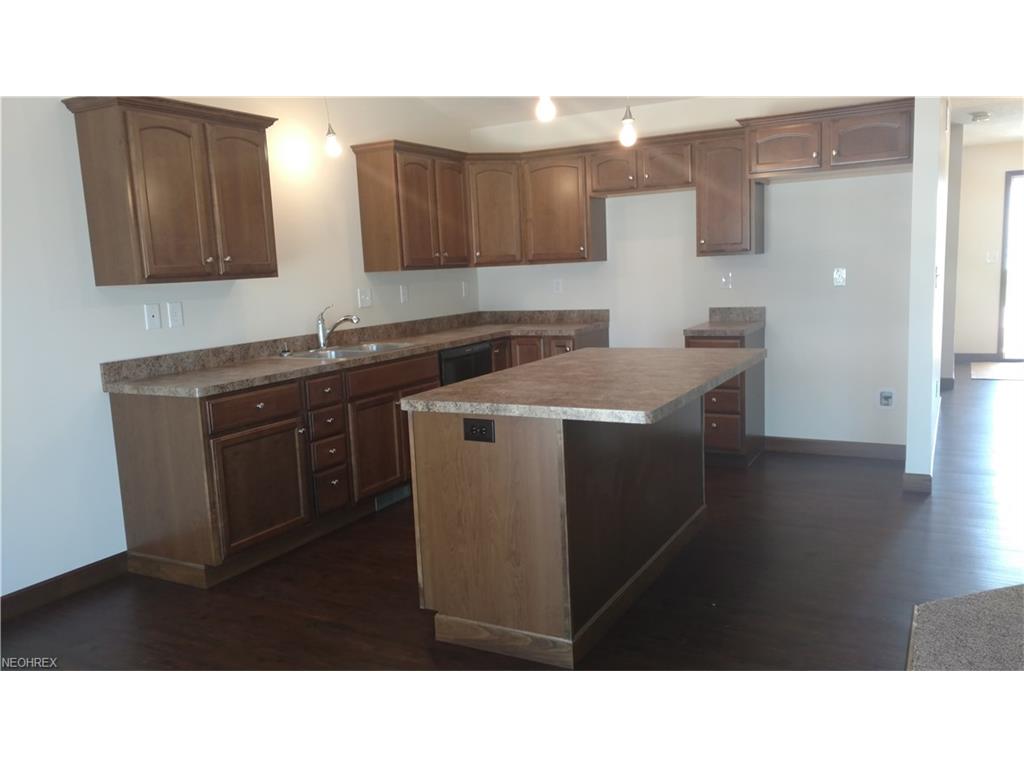 9364 Towpath Trl, Seville, OH 44273