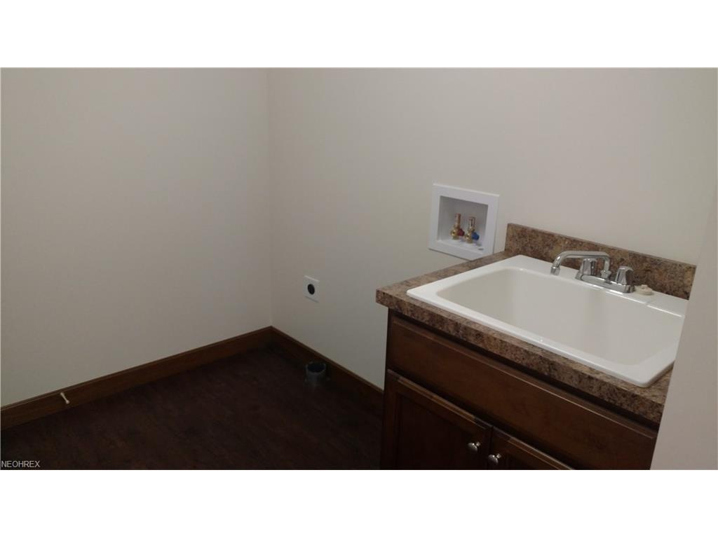 9364 Towpath Trl, Seville, OH 44273