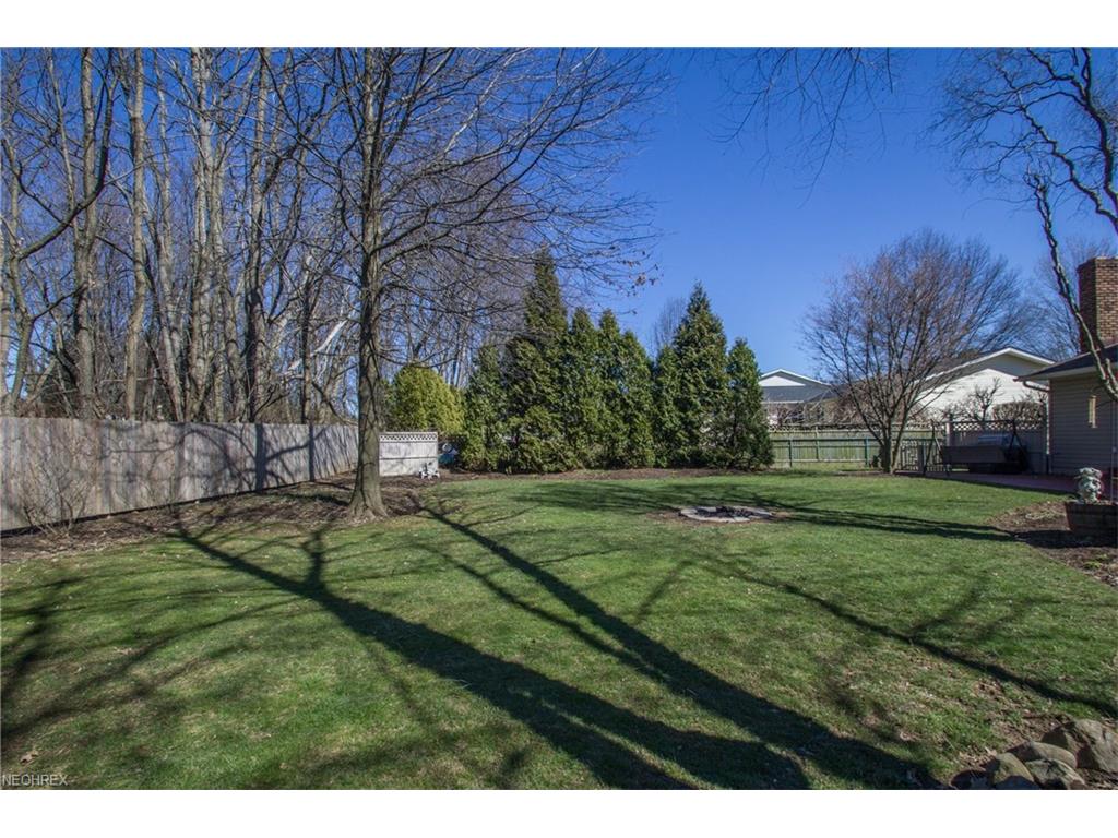 535 Cedarcrest Dr, Tallmadge, OH 44278